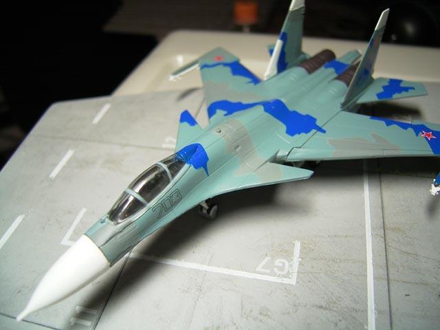 1/144 Jwings Cafe Leo F/A-18E + Su-27 | eBay